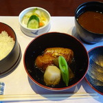 Beni Suzume - 豚の角煮とご飯