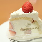 不二家 横浜センター店 - イタリアンショートケーキ。