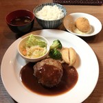 喫茶 赤いサニー - 週替りメニュー黒毛和牛ハンバーグ＆エビクリームコロッケ