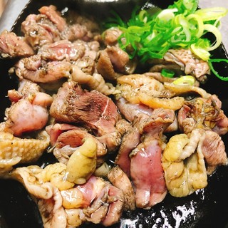 地鶏炭火焼もも.むね.各539円