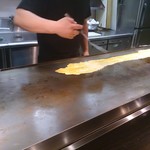 Naniwa Okonomiyaki Bochibochi - 鉄板で作る玉子焼きが美味しいのです♪