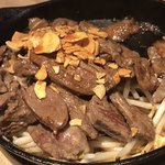 Okinawa Taishuusakaba Shimanchuu - ステーキ300ｇ(ハラミ・ガーリック醤油)
                        やわらかい肉とそうでないのがあるけど味付けが良いです