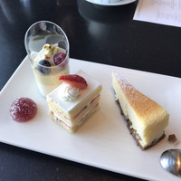 DINING & BAR TABLE 9 TOKYO - 