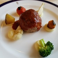 山手十番館 レストラン＆カフェ - 鶏モモ肉のフリカデル