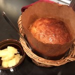 洋食&樽生ワイン しもじま亭 - 自家製ブリオッシュと自家製バター