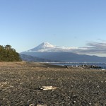 いちまる水産 - 三保松原から望む富士山