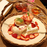 Afternoon Tea TEAROOM - 苺3倍♡Happy Strawberry's Day　苺のアフタヌーンティーセット