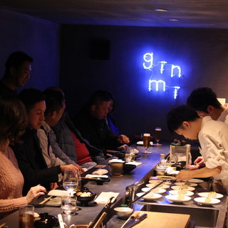 カウンター席は8席ご用意しております。