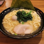 Shinagawaya - ラーメン醤油(734円、斜め上から)