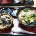 ごまそば鶴天 - 玉とじポパイそばと五目ごはんのセット　６００円
