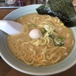 横浜らーめん 實家 - 平日ランチラーメン500円