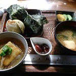 茶房　城山 - おにぎりセット＆おやき