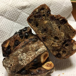 パンやきどころ RIKI - チョコとマロングラッセとヘーゼルナッツがザクザク！