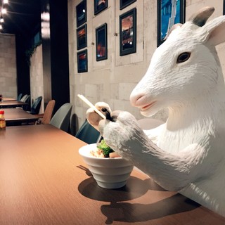 山羊主題的歡樂店鋪