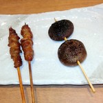 かわ焼き・餃子・おでん 博多かわ屋べつどころ - 皮焼き×２　1本￥170＆椎茸￥200