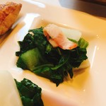 清澄の里 粟 - 下北春真菜と紅丸大根のベーコン炒め