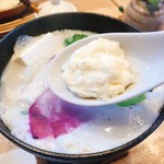 清澄の里 粟 - 大和芋を豆乳鍋に投入！