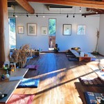 清澄の里 粟 - 広々とした店内