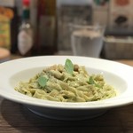 ナナイロパスタ - 【参考】バジルカルボナーラ 850円。