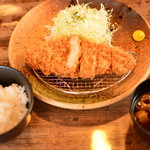 平田牧場 とん七 - 金華豚サービスロースかつ膳