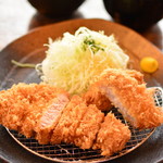 平田牧場 とん七 - 金華豚合い盛り膳