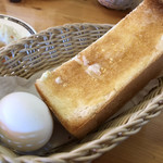 Komeda Kohi Ten - 食パン・ゆで玉子♪