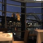 Quay Restaurant - 左手にはハーバーブリッジ