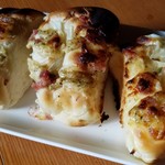 ファミリーマート - 料理写真:１位 ちぎれるオニオンブレッド