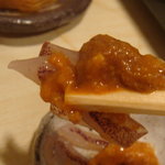 割烹　魚先 - 赤イカのウニ添え
