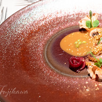 ザ・レギャン・トーキョー - 愛媛県産飯蛸の低温ポッシェ ヌワラエリア茶のソース マスタードのピクルスと金時人参