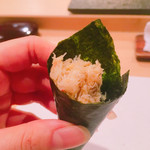 すし処 志喜 - 毛ガニの手巻き