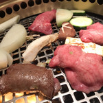 Yakiniku Tokuju Ke Pureisu - 