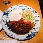 カフェ・デ・シード - ハンバーグ・サラダ・目玉焼き