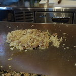 She'll be - たまねぎも丁寧に炒めます。