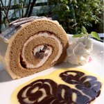 イングリッシュガーデン・ローズカフェ - 黒蜜ときな粉のロールケーキ