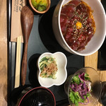 中央酒場ベック - お昼のランチ ローストビーフ丼せっ