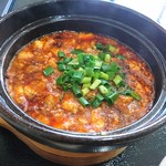 西安刀削麺莊 - 見るからに辛そうだけど、そこまででもなく
      痺れ成分は全く感じない