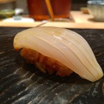鮨 とかみ - 墨烏賊 ひんやり冷たく口の中で滑らかな食感を出してくれる