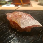 鮨 とかみ - 春子鯛 甘味があり、柔らかい食感