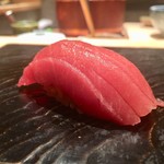 鮨 とかみ - 赤身漬け これは美味い！鮪の旨味が口の中に広がり、上赤身