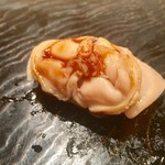 鮨 とかみ - 煮蛤 タレが甘だれで好み！噛めば噛むほどハマグリの味が口の中に広がり、食感はコリコリ！