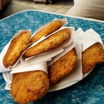 肉のさかもと - ハムカツ130円税込とメンチカツ150円税込　各1個の値段です。