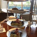 ザ・ロビーラウンジ - 3段