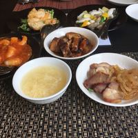 豊華楼 - 初めのオーダーと前菜とスープです。(^^)