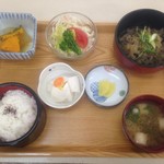 ななっこ - おまかせ定食　2019/01/22はすき焼き風煮定食　このセットで５００円！