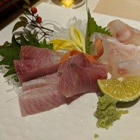 尾張 三ぶん - お刺身（鰤、真鯛）