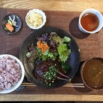 ミツバチ食堂 - 