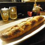 オウレット - １本まるまるガーリックトースト！