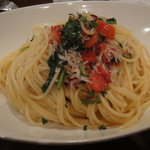 クレメンティア - チリメンジャコとルッコラとフレッシュトマト