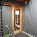 店舗入口（お洒落な店舗）